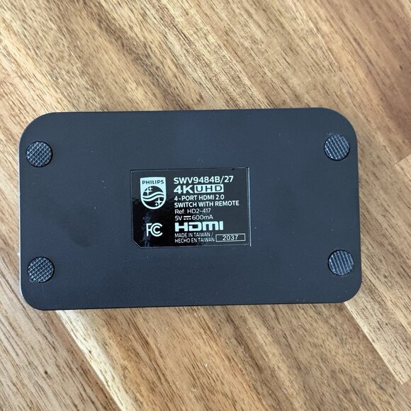 Philips 4k UHD 4 Port HDMI 2.0 Switch with remote & Power  Cord + HDMI Cable - Picture 9 of 16